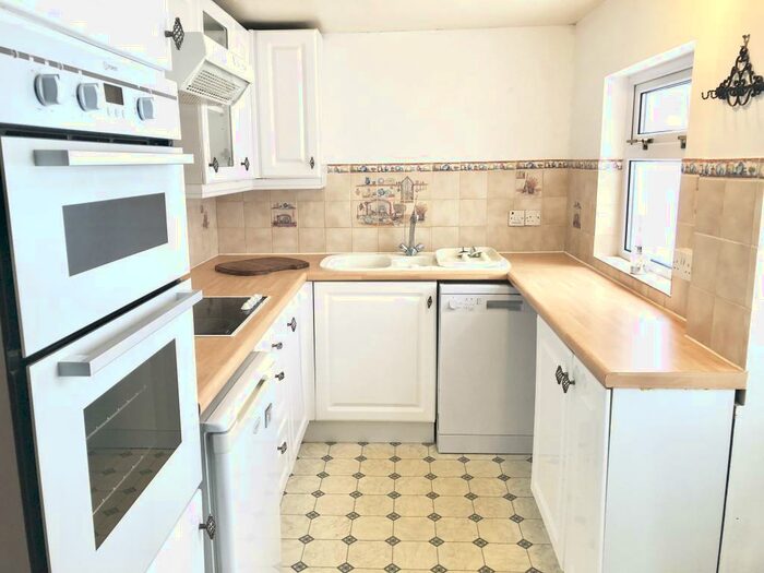 2 Bedroom House To Rent In Central Exmouth, Available With Zero Deposit