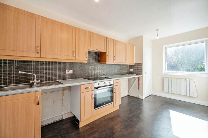 2 Bedroom Flat For Sale In Rails Lane, Hayling Island, Hampshire, PO11