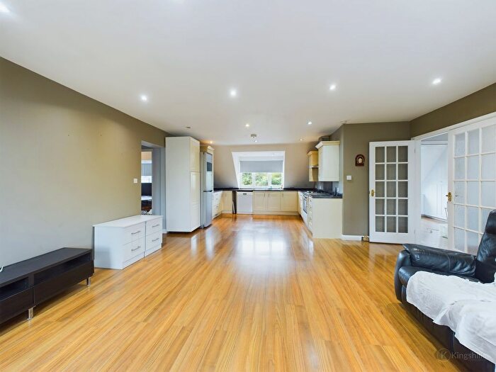 4 Bedroom Flat To Rent In The Flat, Cryers Hill Road, Cryers Hill, HP15
