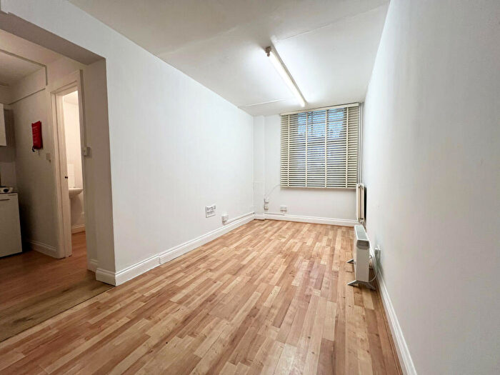 Studio To Rent In Latymer Road, Edmonton, N9