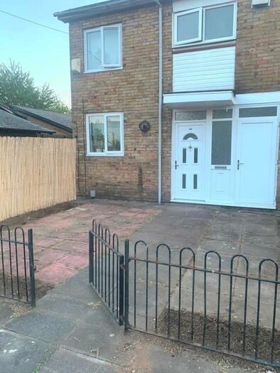 3 Bedroom Property To Rent In Waddington Road, Stratford, E15