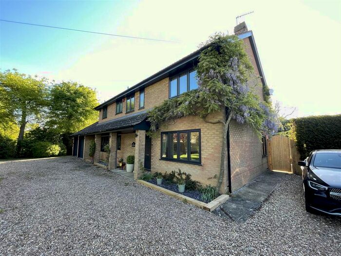 4 Bedroom Detached House For Sale In Back Lane, Brattleby, Lincoln, LN1