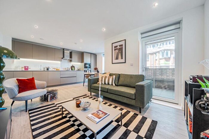 2 Bedroom Flat To Rent In Lowfield Street Dartford, DA1