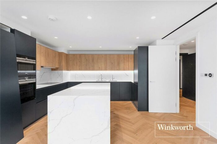 2 Bedroom Apartment To Rent In Regents Park Road, Finchley, London, N3