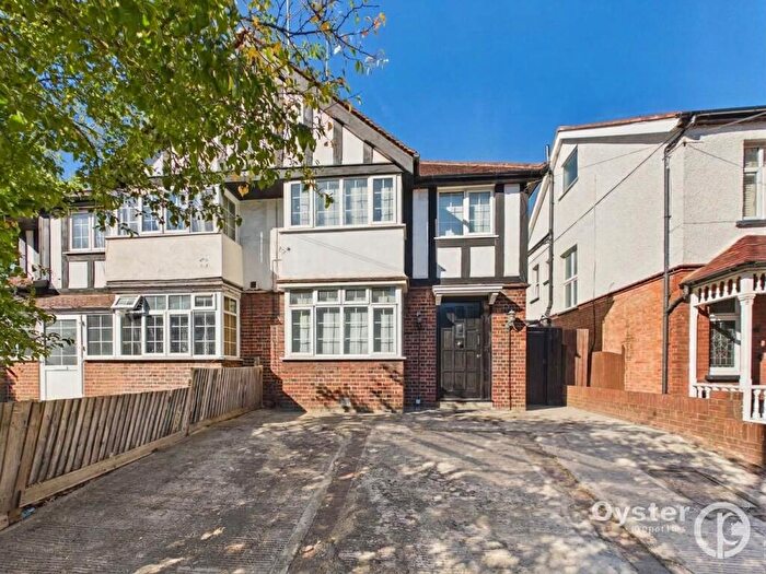3 Bedroom Semi Detached House To Rent In Grove Hill Road, Harrow, HA1