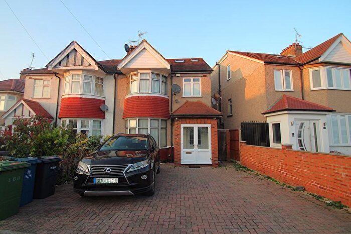 Flat To Rent In Cumberland Road, Harrow, HA1