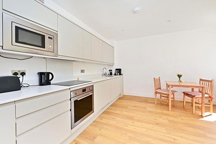 2 Bedroom Apartment To Rent In Farnborough Road, Farnborough, GU14