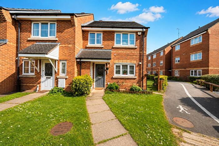 3 Bedroom End Of Terrace House For Sale In Gorseway, Hatfield, Hertfordshire, AL10