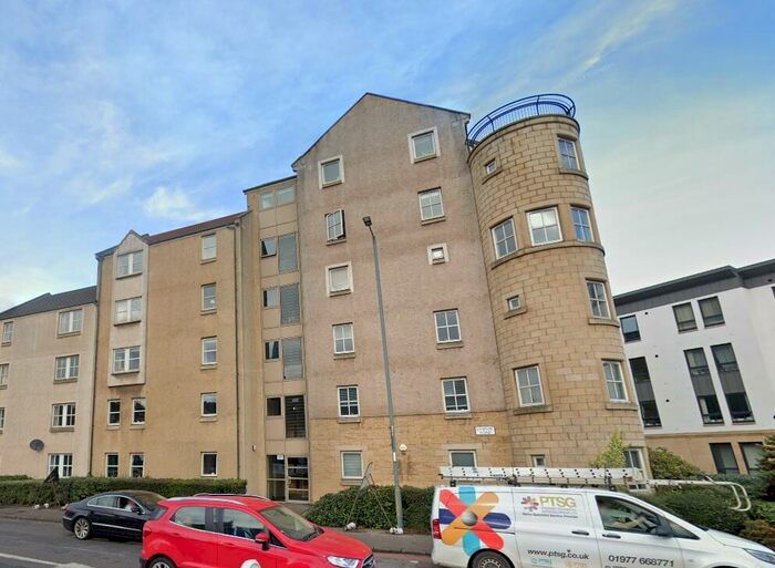2 Bedroom Flat To Rent In Lindsay Road, Edinburgh, Midlothian, EH6