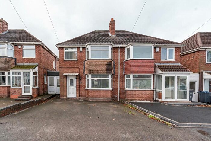 3 Bedroom Semi-Detached House To Rent In Maypole Lane, Birmingham, B14