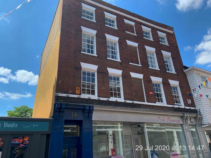 2 Bedroom Apartment To Rent In High Street, Rochester, Kent, ME1