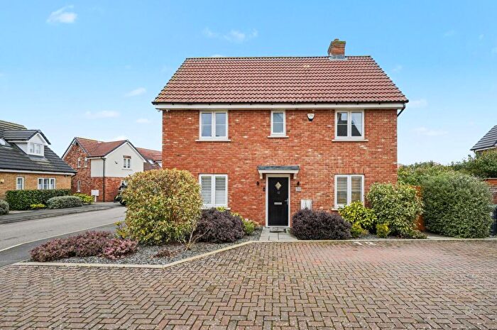 3 Bedroom Semi-Detached House For Sale In Maple Gardens, Stotfold, Hitchin, SG5