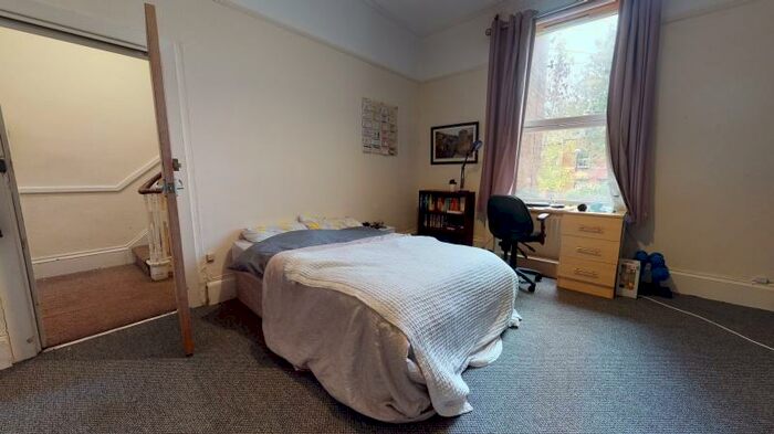 8 Bedroom Terraced House To Rent In Hyde Park Road, Hyde Park, Leeds, LS6