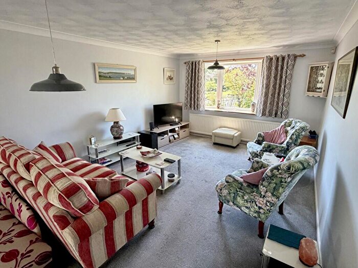 3 Bedroom Detached House For Sale In Sandford Way, Broadstone, BH18 - Photo 5