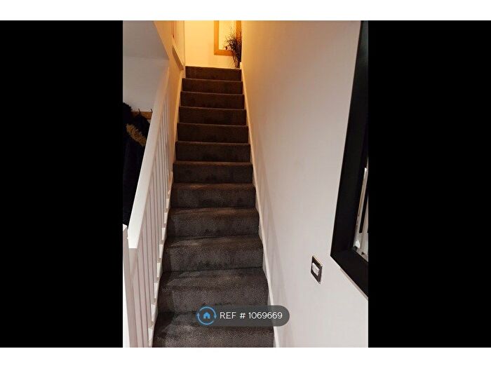 2 Bedroom Flat To Rent In Tilehurst Road, Reading, RG30