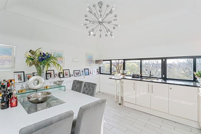 2 Bedroom Apartment For Sale In The Shipgate, Chester, CH1