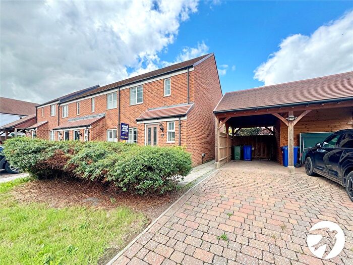 3 Bedroom Semi-Detached House For Sale In Merton Drive, Newington, Sittingbourne, ME9