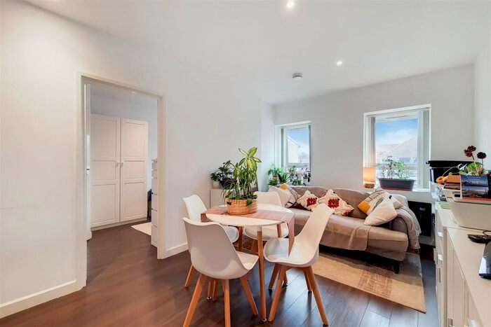 1 Bedroom Flat To Rent In Heath Road, Twickenham, TW1