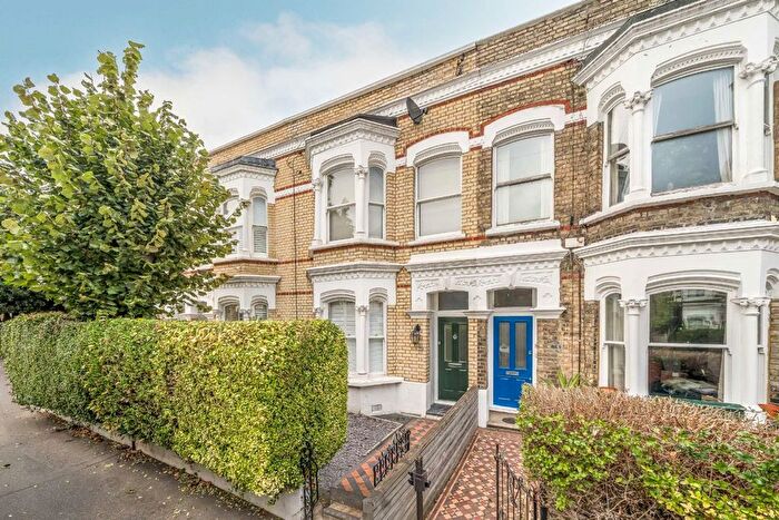 4 Bedroom Property To Rent In Elm Park, Brixton, SW2