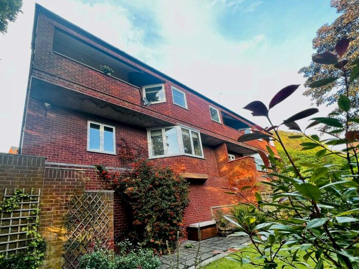 3 Bedroom Semi-Detached Bungalow To Rent In Blue Coat Court, Durham City, Durham City, DH1