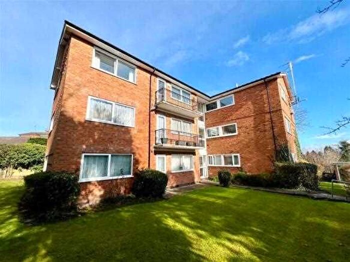 2 Bedroom Flat To Rent In Meadow Drive, Solihull, B92