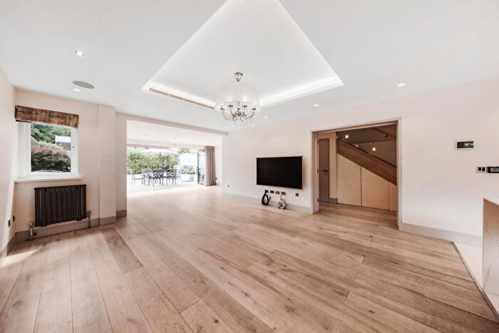 5 Bedroom End Of Terrace House To Rent In Middle Field, St John's Wood, NW8