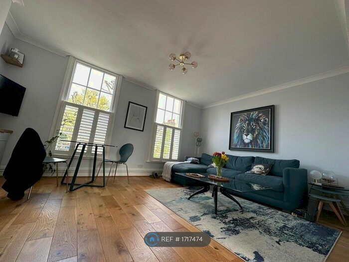 2 Bedroom Flat To Rent In Grosvenor Park, London, SE5