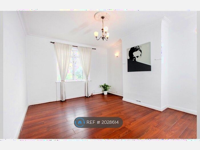 2 Bedroom Flat To Rent In Clive Lodge, Hendon, NW4