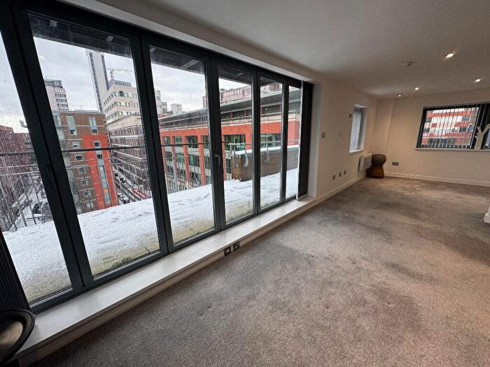 2 Bedroom Duplex To Rent In Islington Gates, Fleet Street, B3