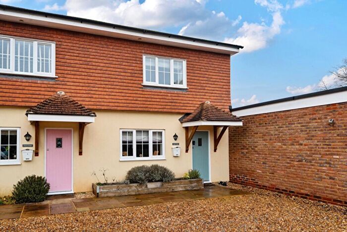3 Bedroom End Of Terrace House For Sale In Plaistow Road, Ifold, RH14