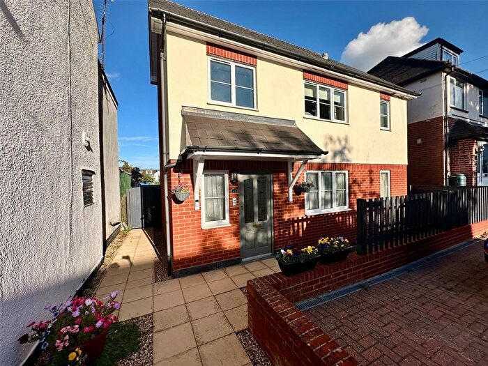 1 Bedroom Flat For Sale In Yeovil Road, Farnborough, Hampshire, GU14