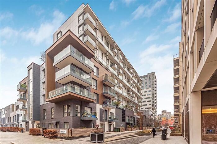 2 Bedroom Flat To Rent In Barge Walk, Greenwich, SE10