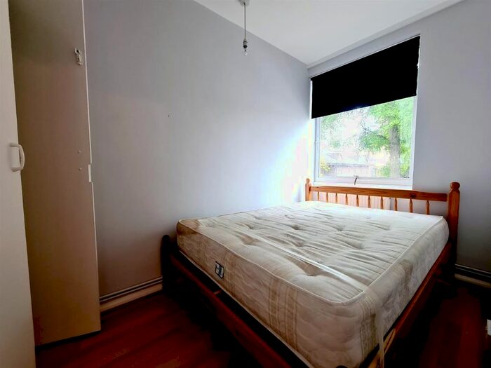 1 Bedroom Flat To Rent In Heath Park Road, Heath Park, Romford, RM2