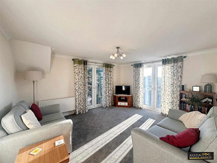 2 Bedroom Flat For Sale In Dunvegan Lodge, Bincleaves Road, Rodwell, Weymouth, Dorset, DT4