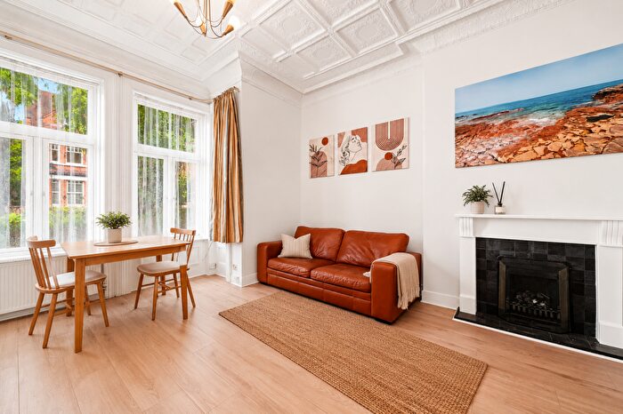 Studio For Sale In Parsifal Road, West Hampstead, London, NW6