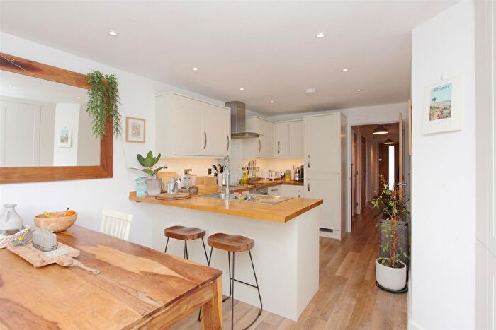 3 Bedroom End Of Terrace House For Sale In High Street, Broughton, Stockbridge, SO20