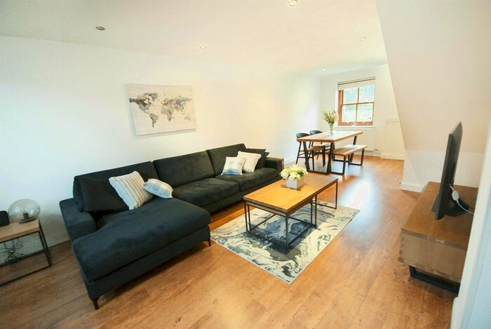 3 Bedroom Property To Rent In Crow Lane, Ramsbottom, Bury, BL0