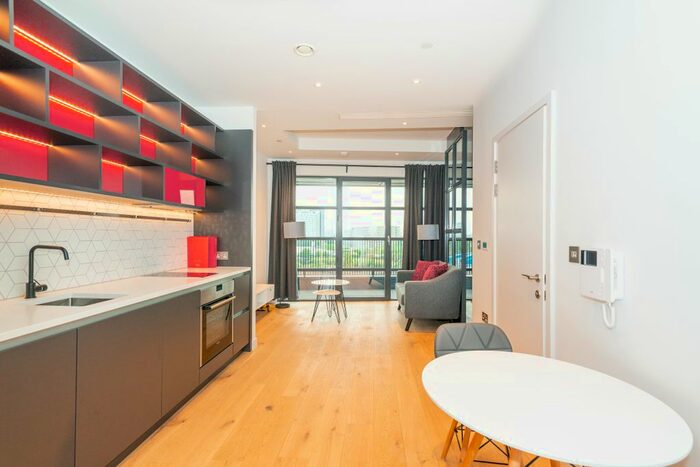 Studio To Rent In Lookout Lane, London, E14