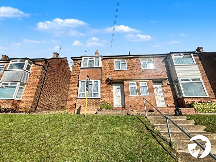 3 Bedroom Semi Detached House For Sale In Carnation Road, Rochester, Kent, ME2