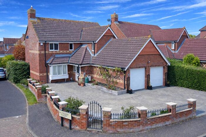 5 Bedroom Detached House For Sale In Richardson Crescent, West Cheshunt, EN7