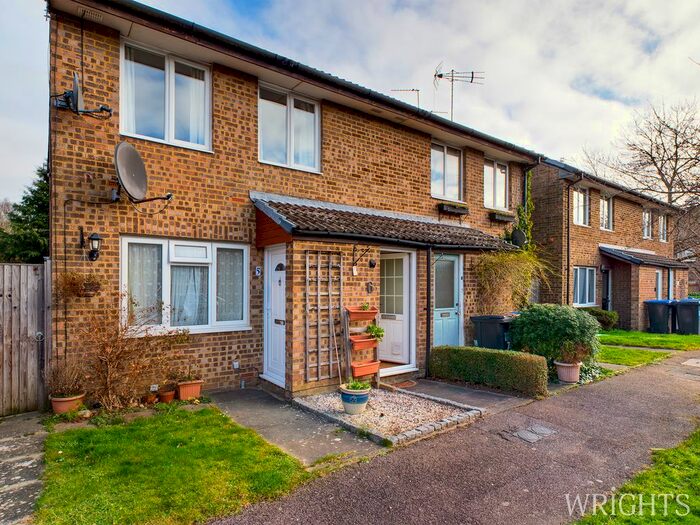 1 Bedroom Maisonette To Rent In Yew Grove, Welwyn Garden City, AL7