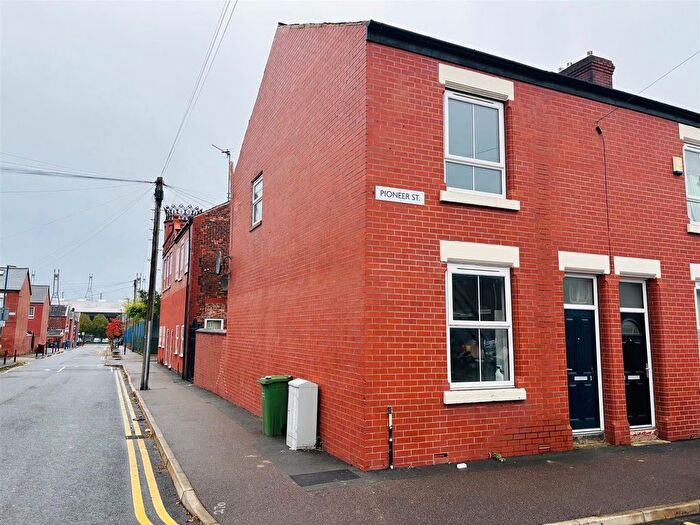 3 Bedroom End Of Terrace House To Rent In Pioneer Street, Manchester, M11