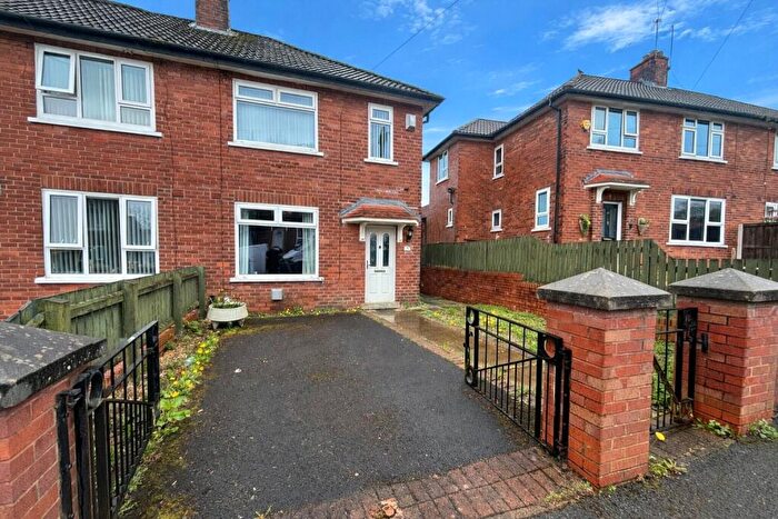 2 Bedroom Terraced House For Sale In Parkway, Rochdale, Greater Manchester, OL11