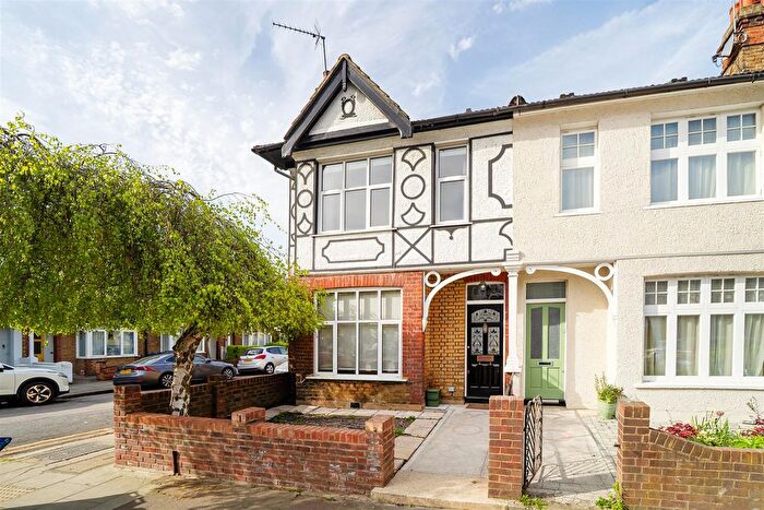 4 Bedroom End Terrace House To Rent In Gumleigh Road, Ealing, W5