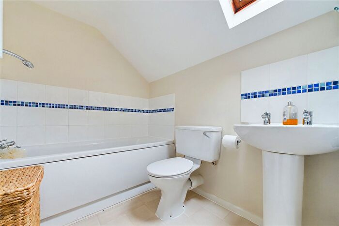 1 Bedroom Flat For Sale In Northcott, Hanworth, Bracknell, Berkshire, RG12