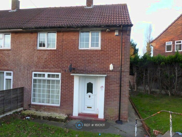 2 Bedroom Semi-Detached House To Rent In Barncroft Gardens, Leeds, LS14
