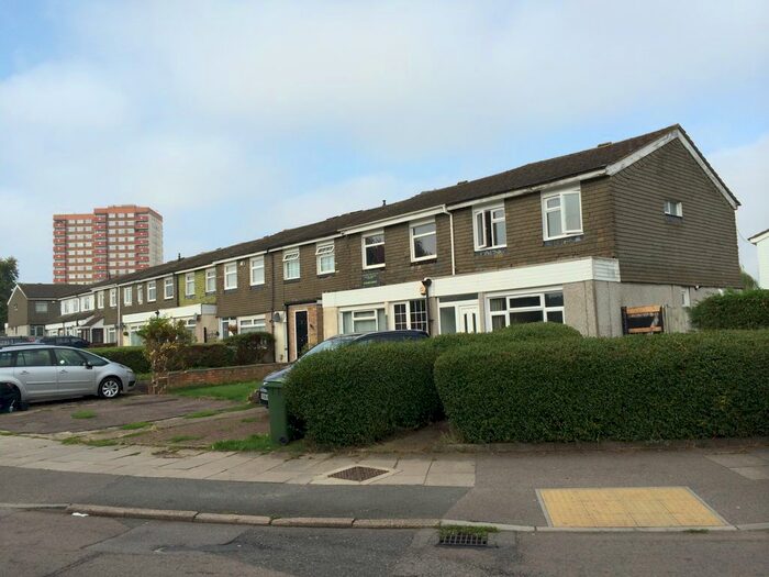 3 Bedroom End Of Terrace House To Rent In Hockwell Ring, Luton, LU4