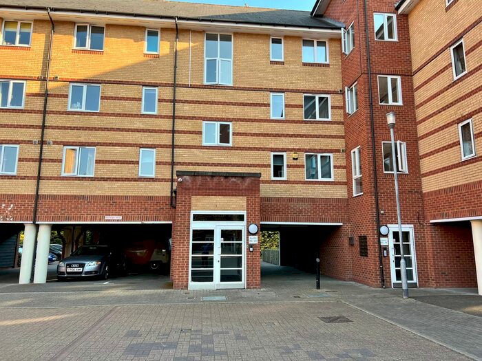 2 Bedroom Flat To Rent In Scotney Gardens, Maidstone, ME16