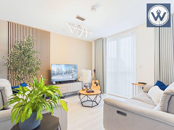 2 Bedroom Flat For Sale In Carnation Gardens, Hayes, UB3