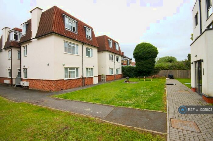 3 Bedroom Flat To Rent In Lime Court, Kingston Upon Thames, KT1
